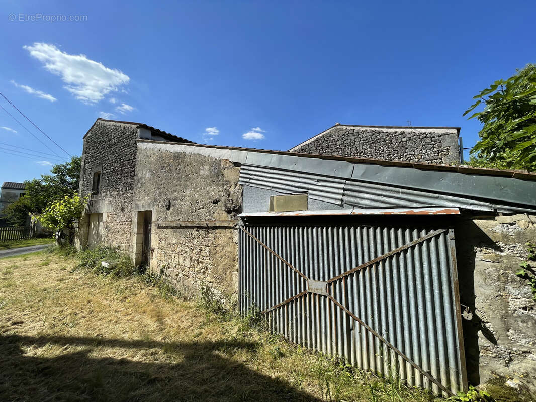 Maison à SAINT-SAVINIEN