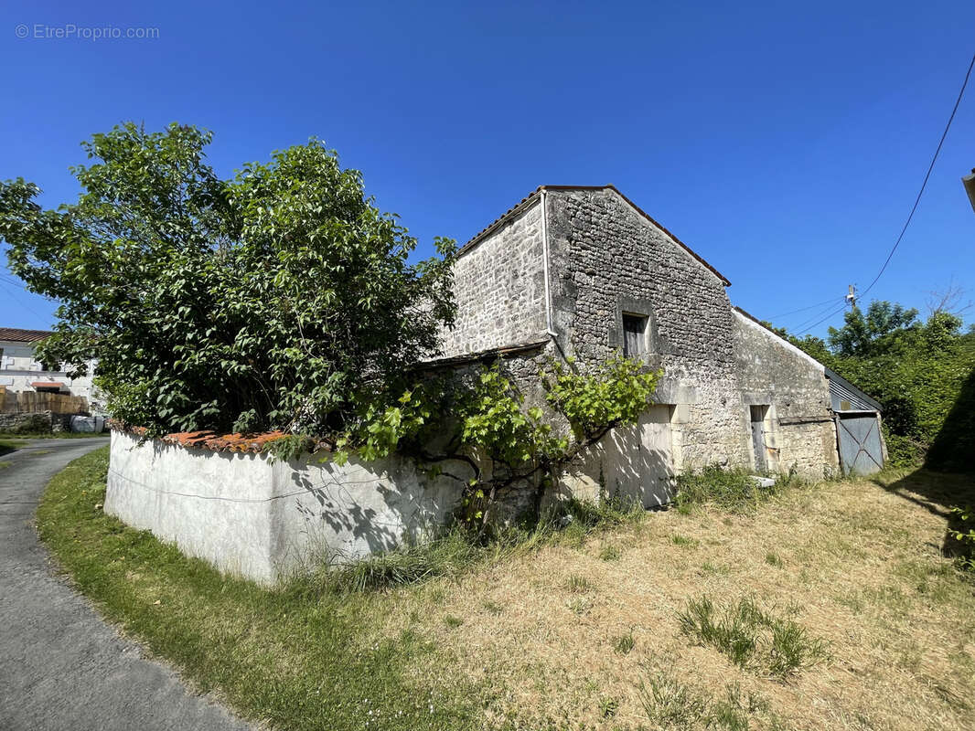 Maison à SAINT-SAVINIEN