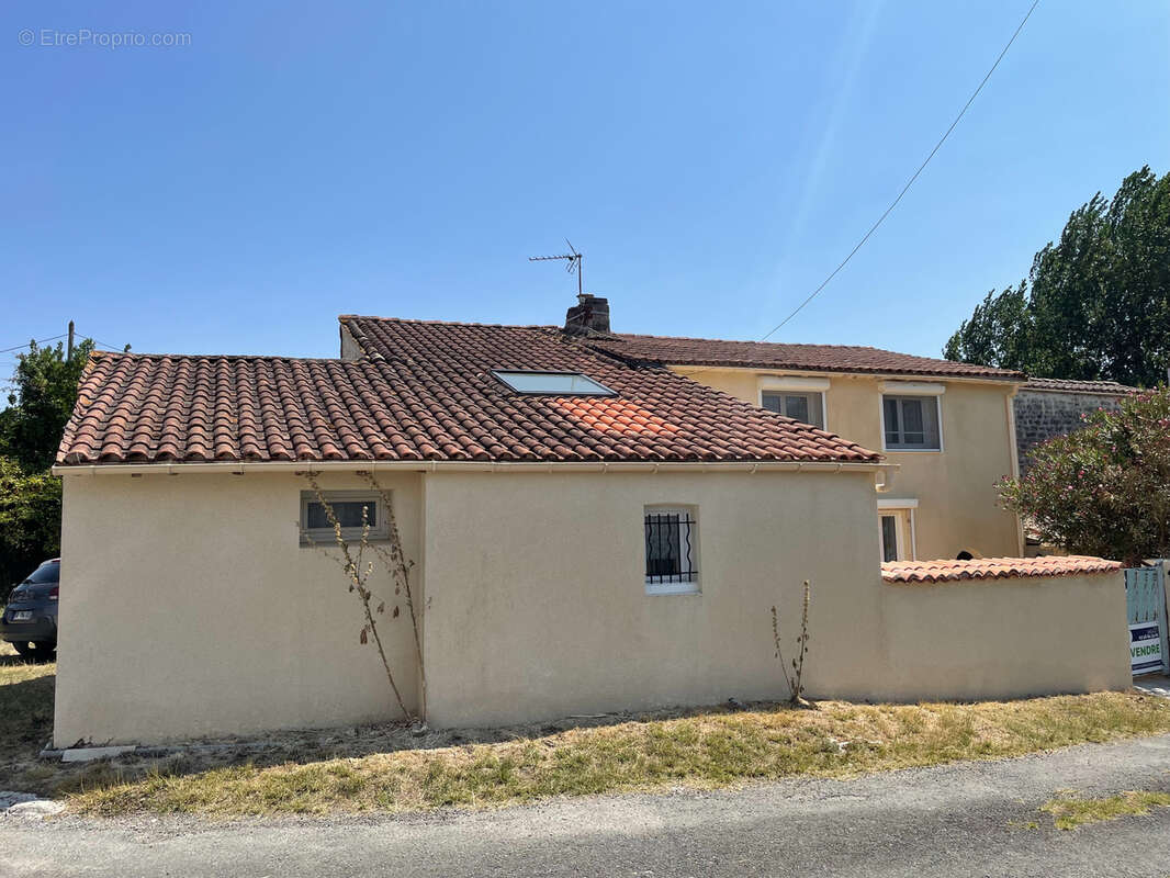 Maison à SAINT-SAVINIEN