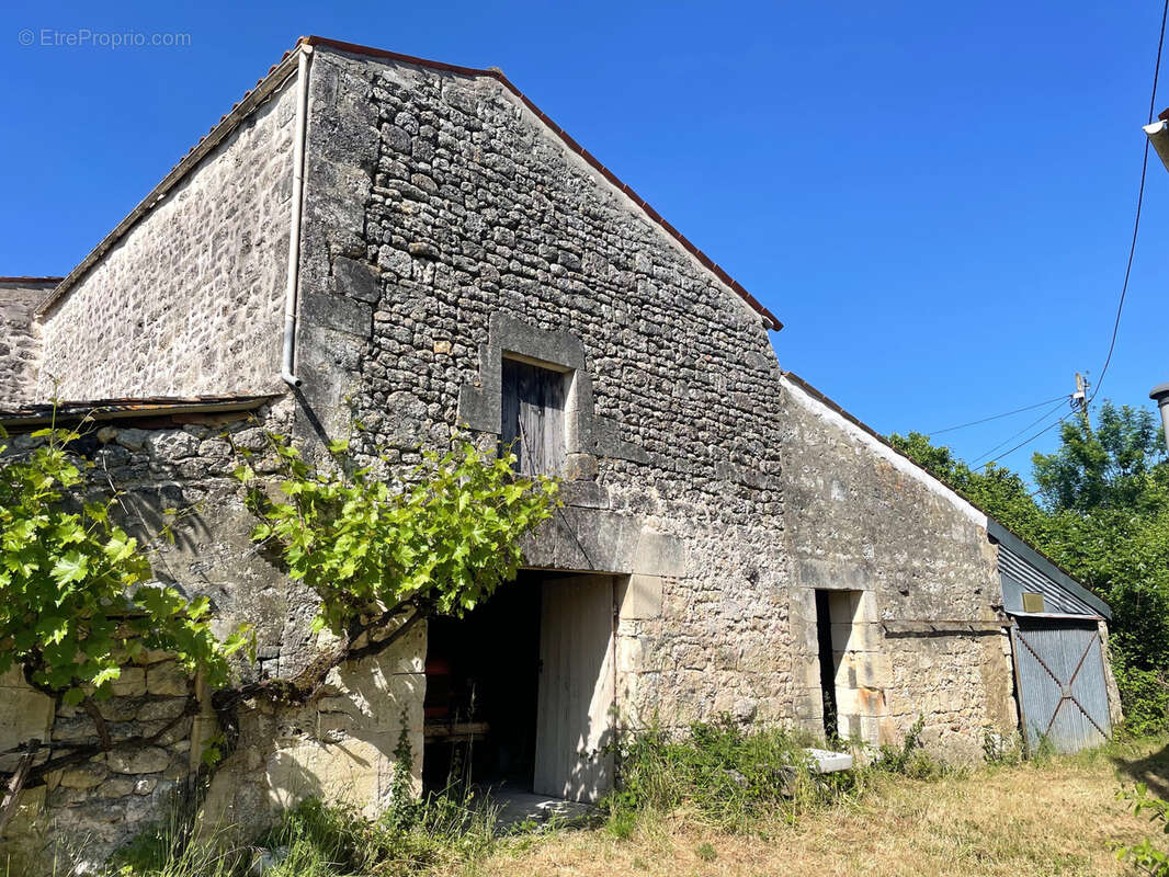 Maison à SAINT-SAVINIEN