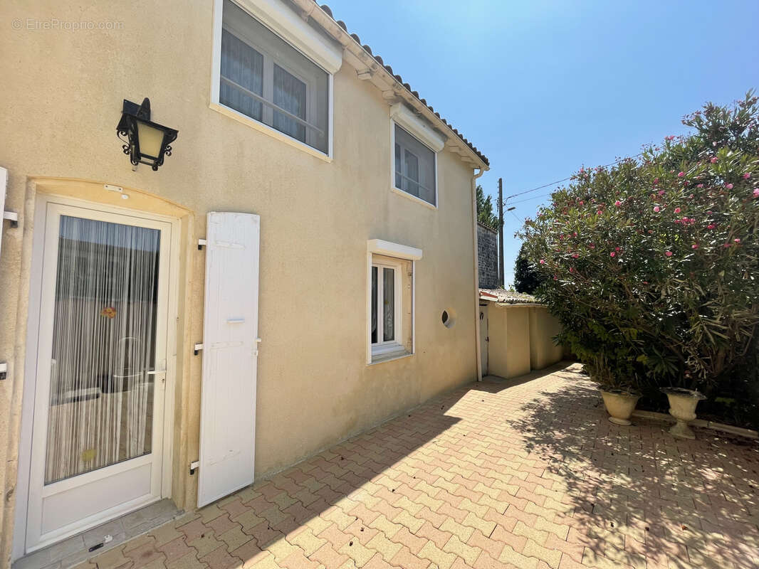 Maison à SAINT-SAVINIEN