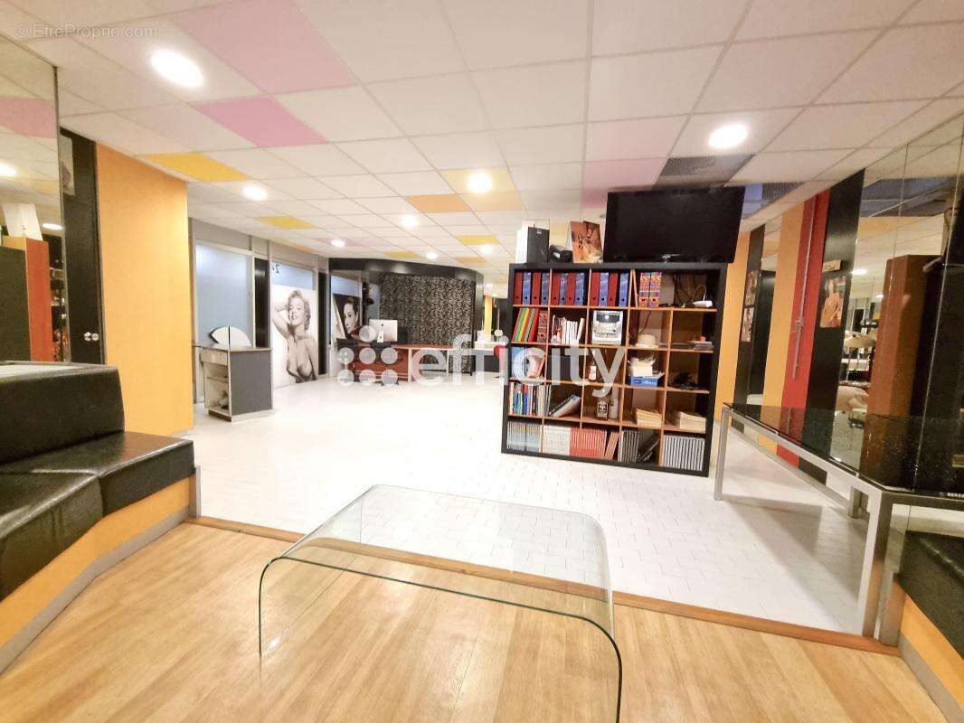 Commerce à MARSEILLE-8E