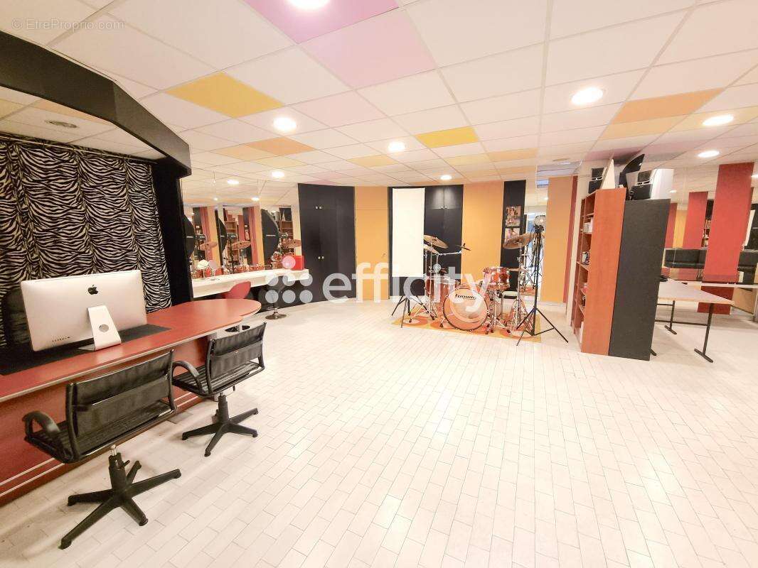 Commerce à MARSEILLE-8E