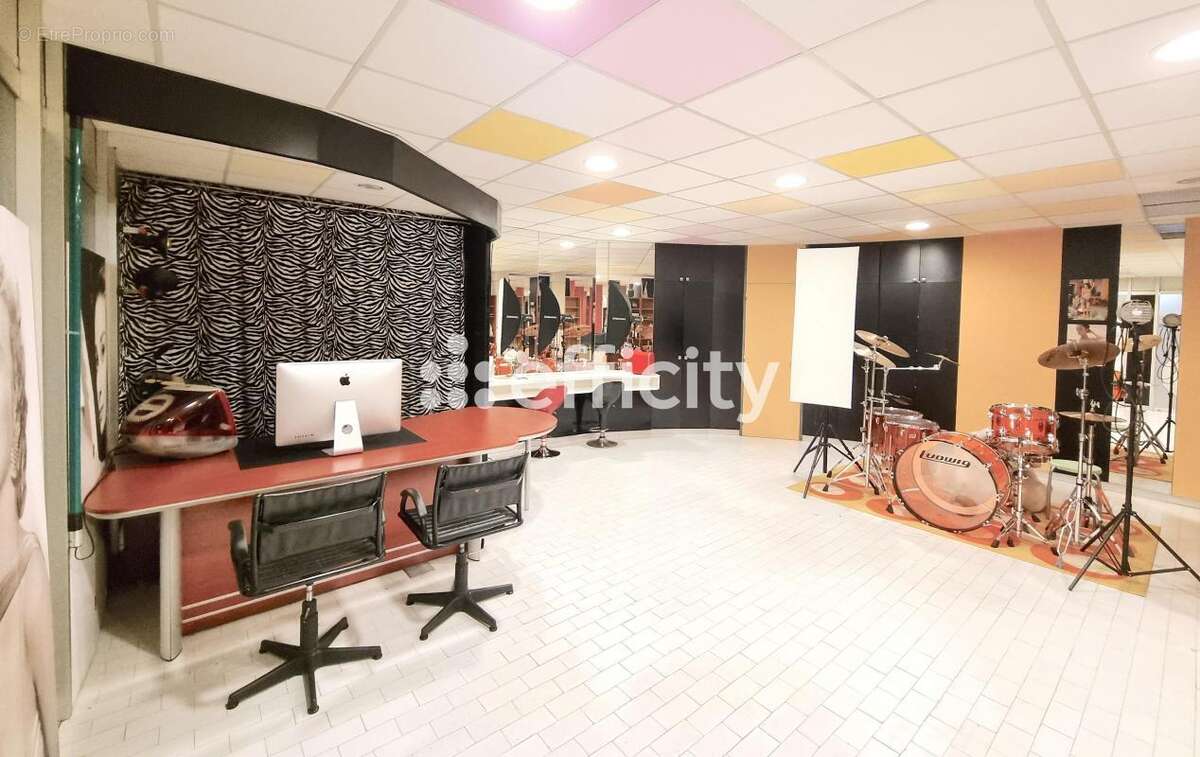 Commerce à MARSEILLE-8E