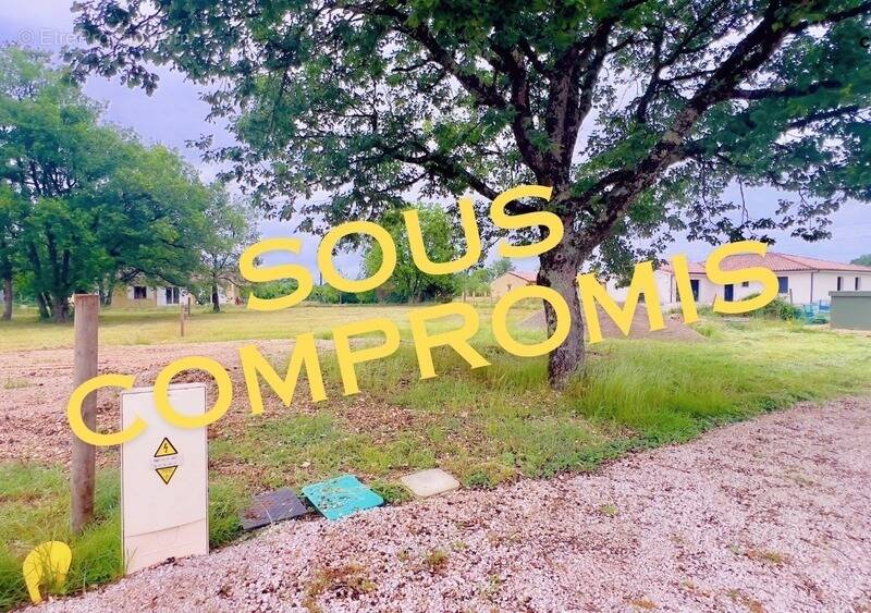 Terrain à FRONTON
