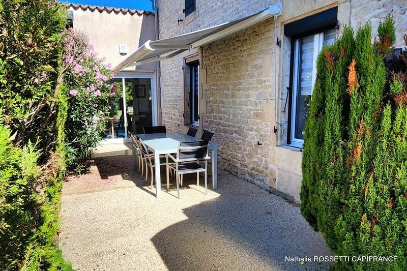 Maison à LA GREVE-SUR-MIGNON