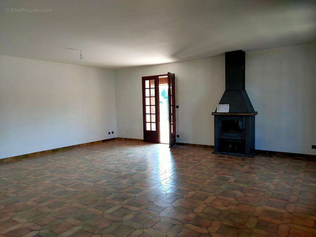 Maison à SAINT-SULPICE-ET-CAMEYRAC