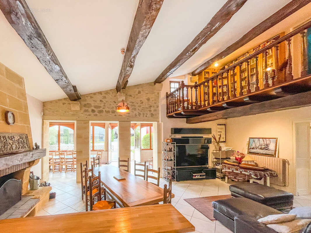 Maison à SAINT-MARTIN-DU-BOIS