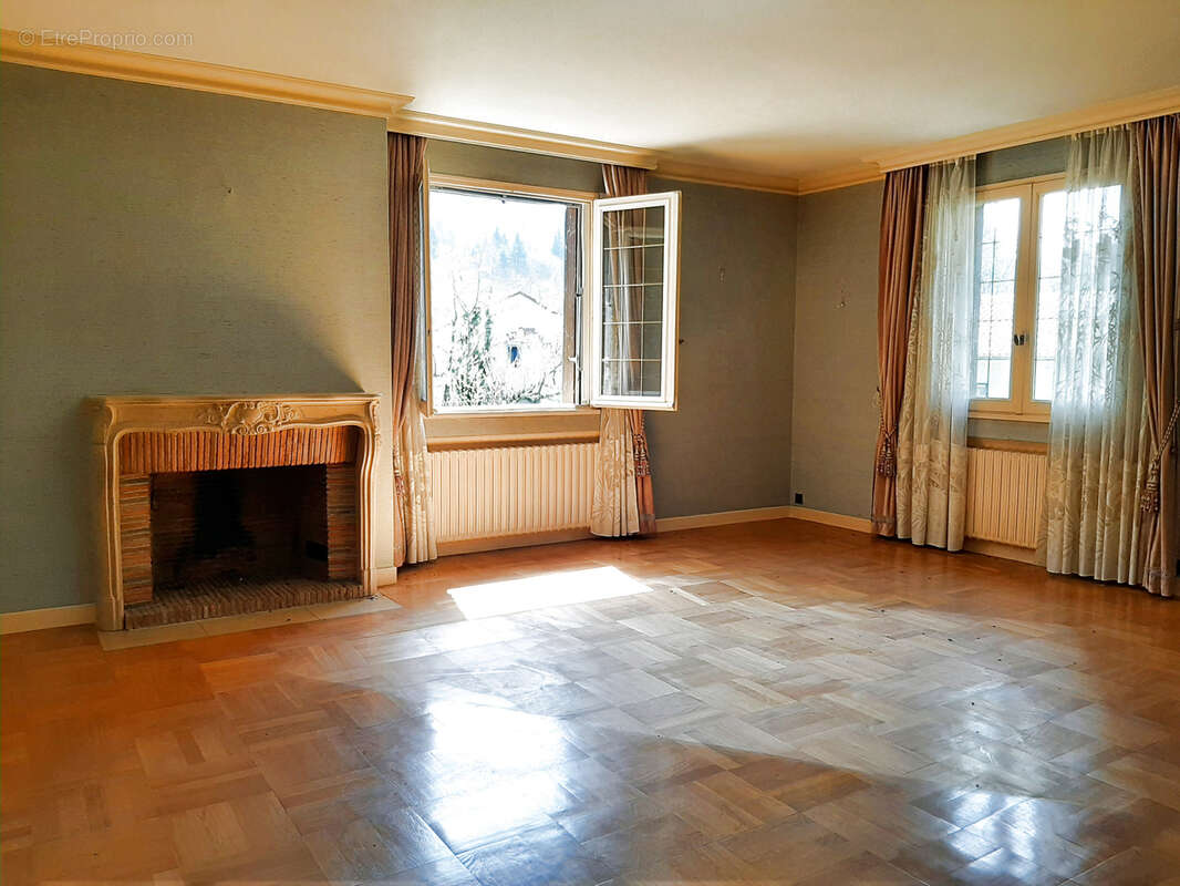 Maison à LE CHEYLARD