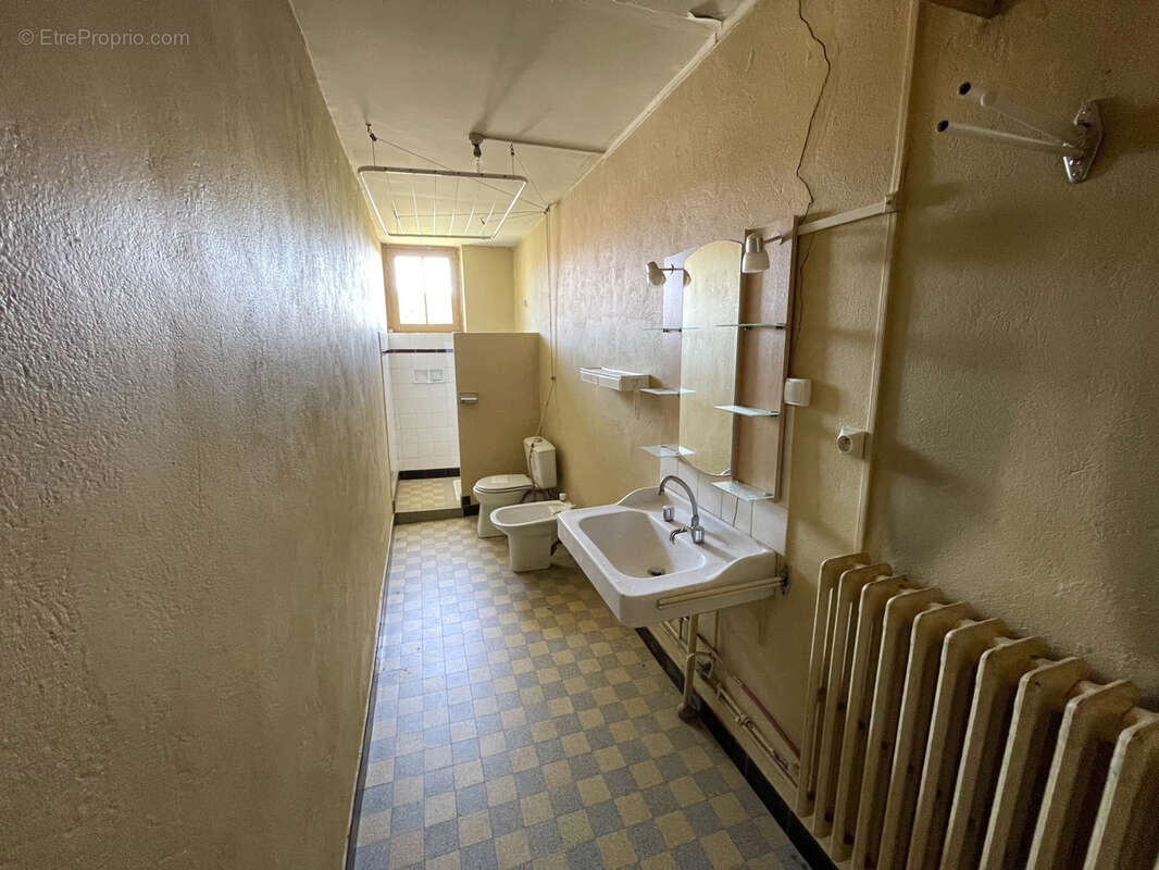 Maison à CHATEAUNEUF-DE-GALAURE