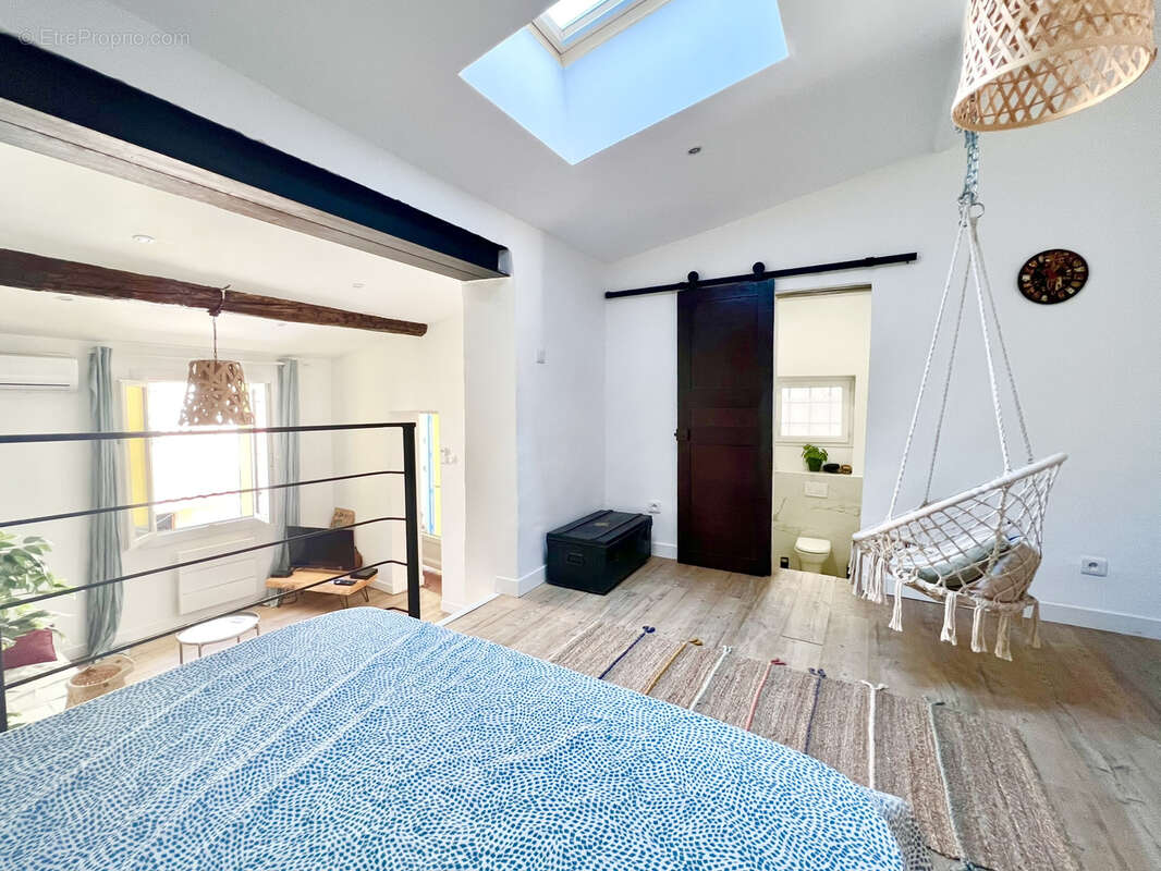 Appartement à MARSEILLE-2E