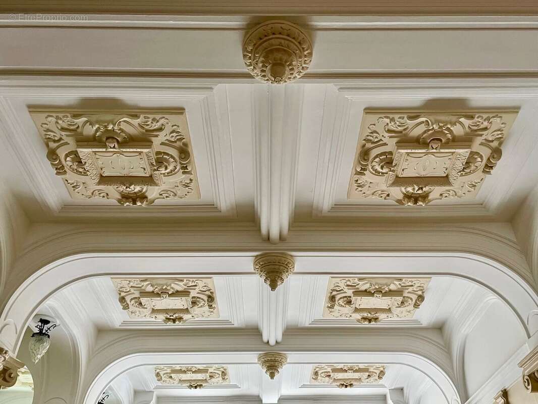 Appartement à PARIS-8E