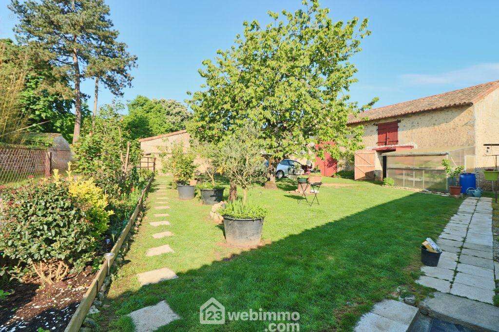 Sur la même parcelle, une seconde maison louée, - Maison à CEAUX-EN-COUHE