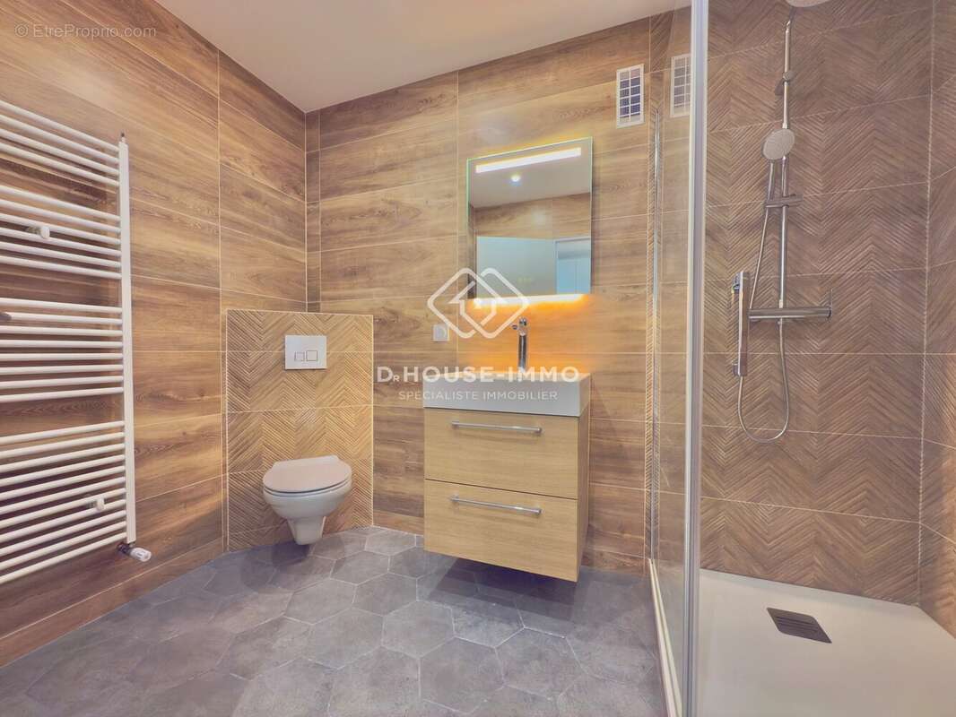 Appartement à PARIS-8E