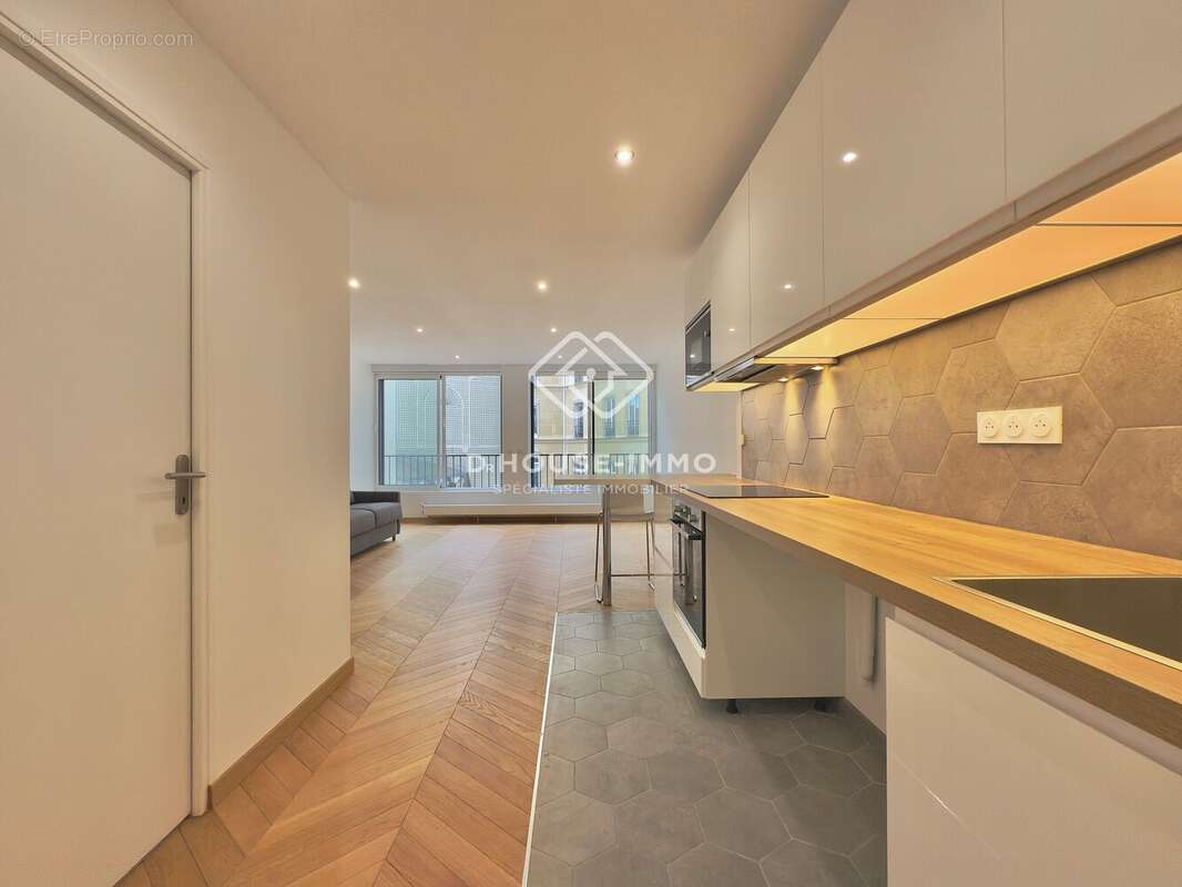 Appartement à PARIS-8E