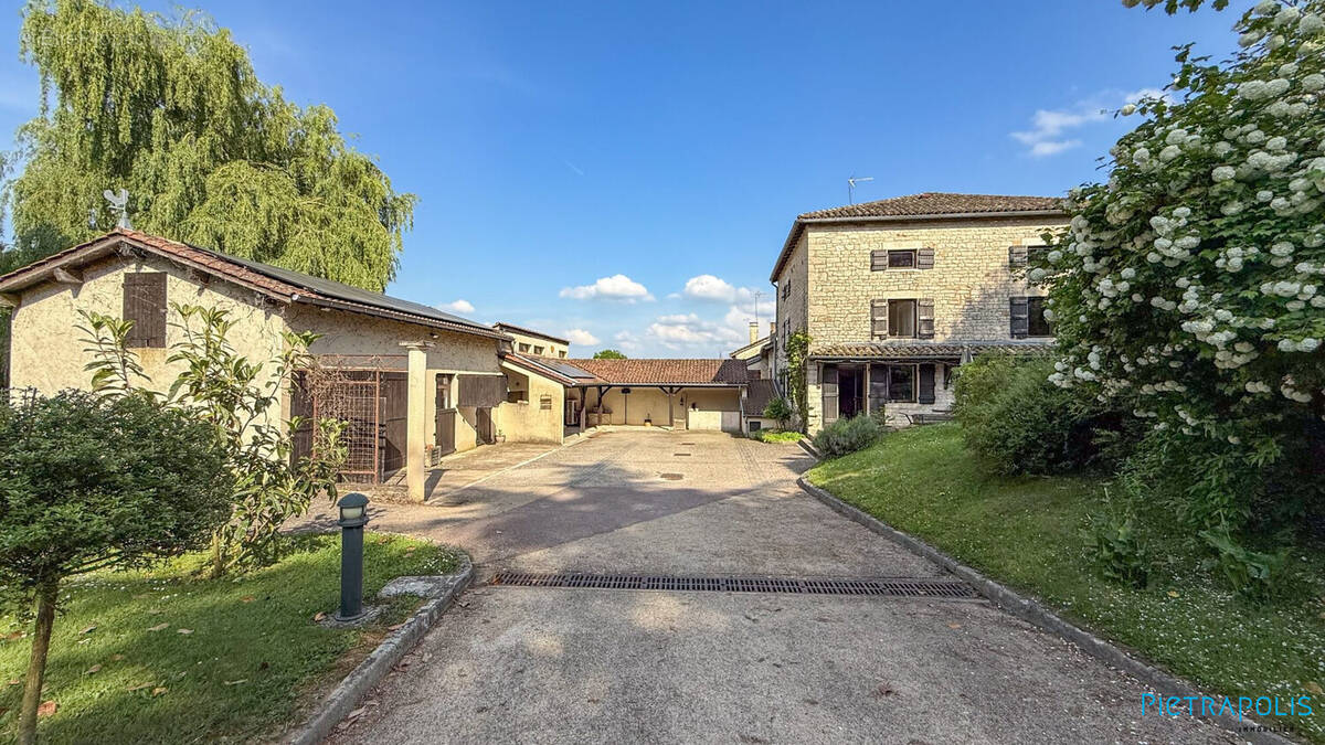 Maison à MONTBELLET