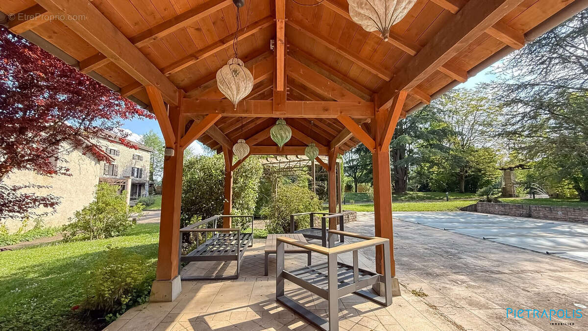 Maison à MONTBELLET