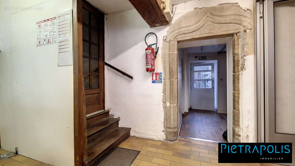 Appartement à LA CLAYETTE