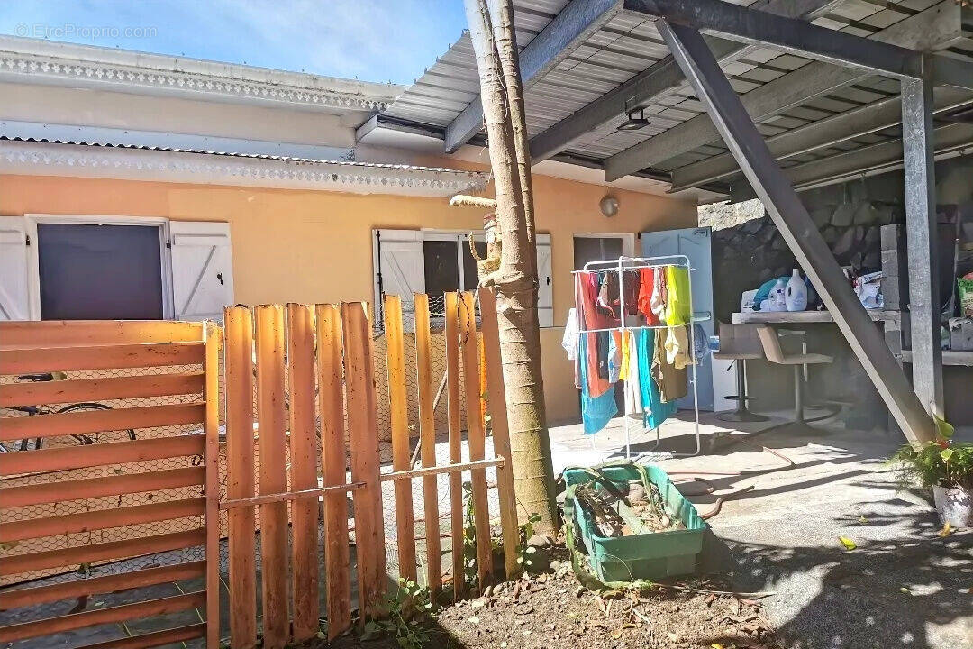 Photo 1 - Maison à SAINT-BENOIT