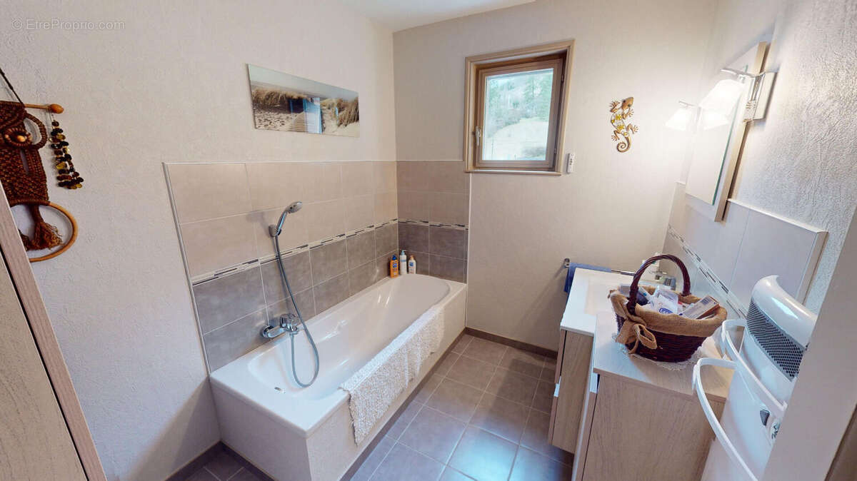 Maison à SAINT-RAMBERT-EN-BUGEY