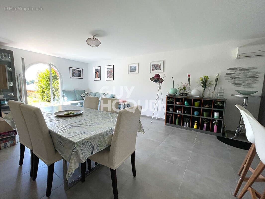 Appartement à GRIMAUD