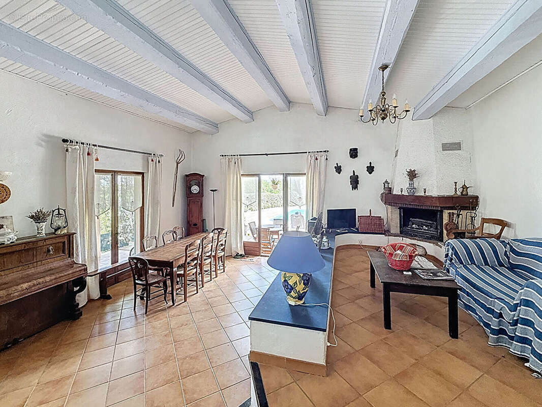 Maison à LE CANNET-DES-MAURES