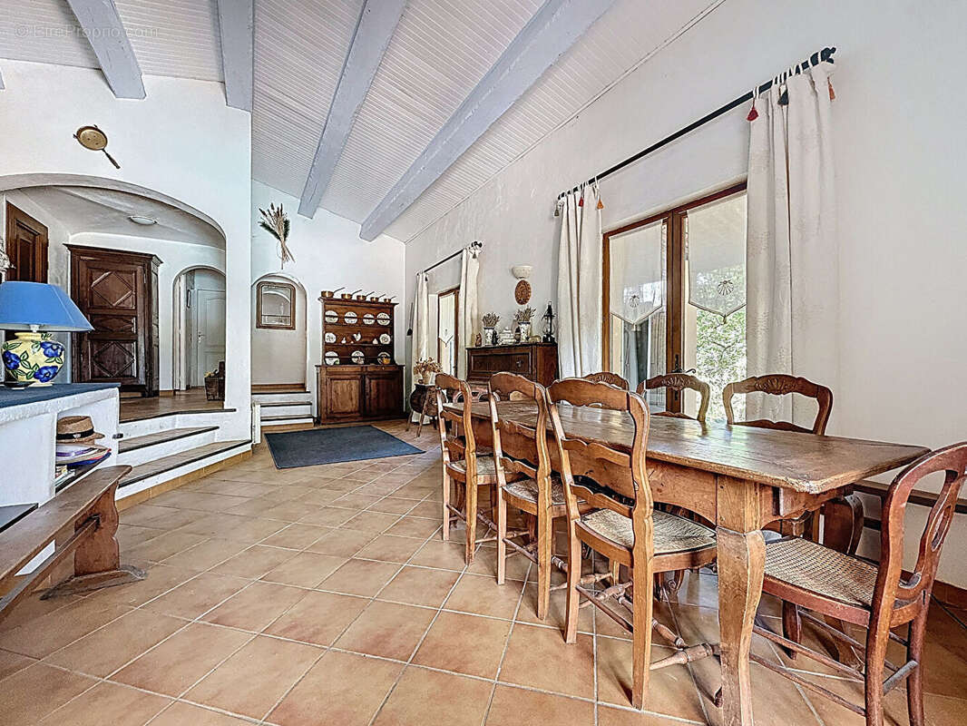 Maison à LE CANNET-DES-MAURES