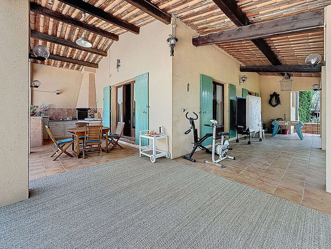 Maison à LE CANNET-DES-MAURES