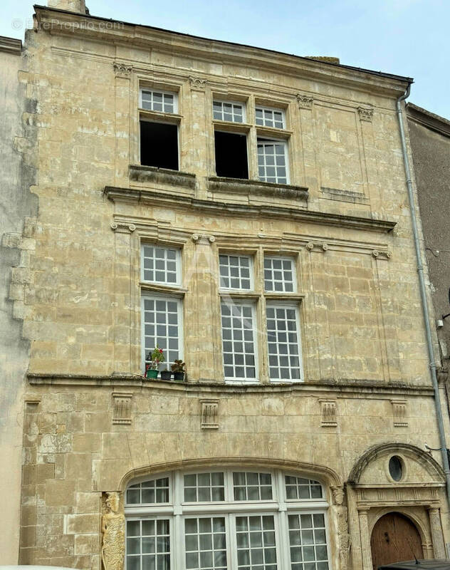 Appartement à FONTENAY-LE-COMTE