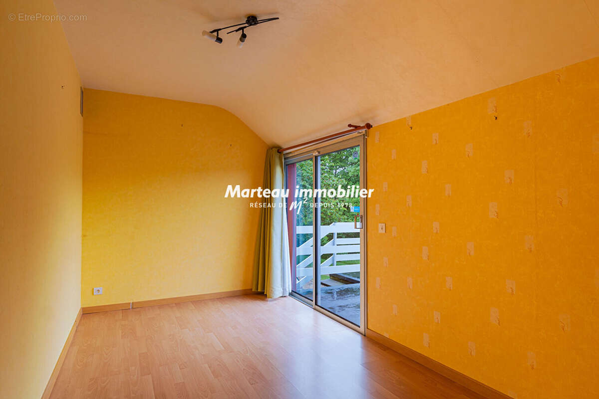 Maison à SAINT-LEONARD-DES-BOIS