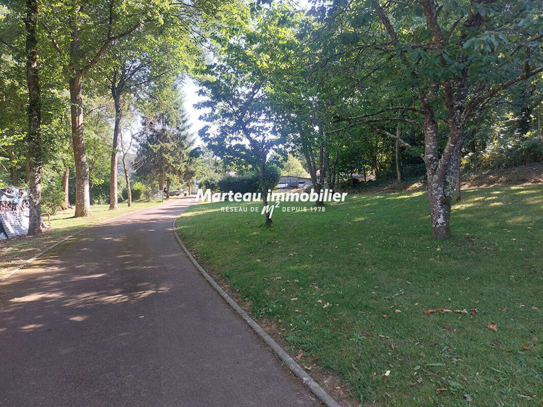 Maison à SAINT-LEONARD-DES-BOIS