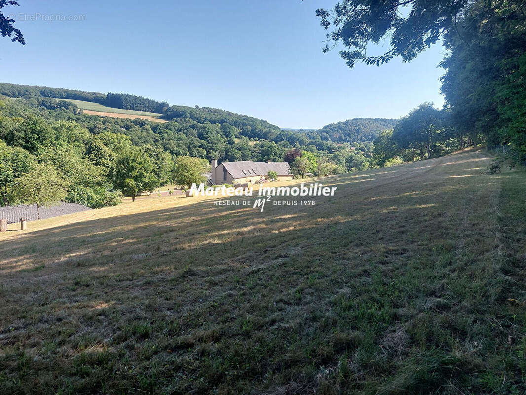 Maison à SAINT-LEONARD-DES-BOIS