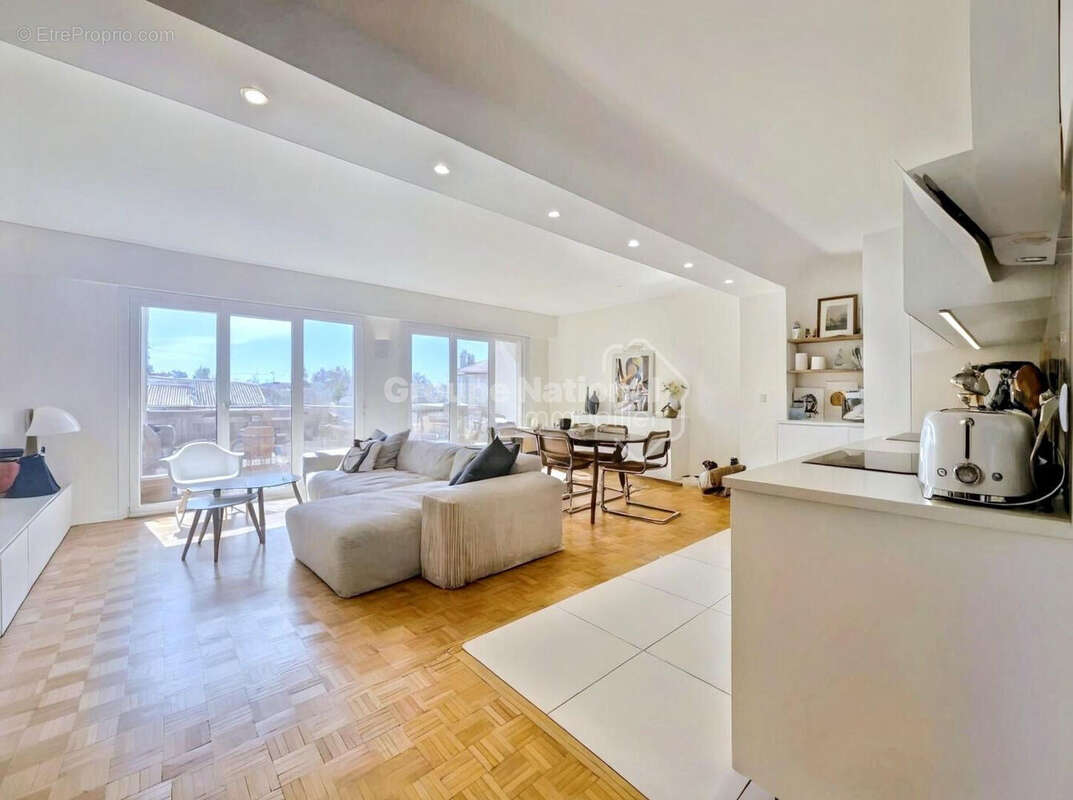 Appartement à MARSEILLE-7E