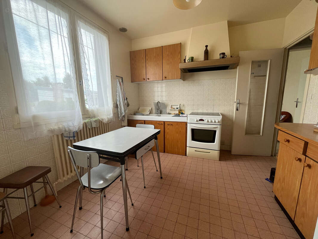 Maison à LES CLAYES-SOUS-BOIS