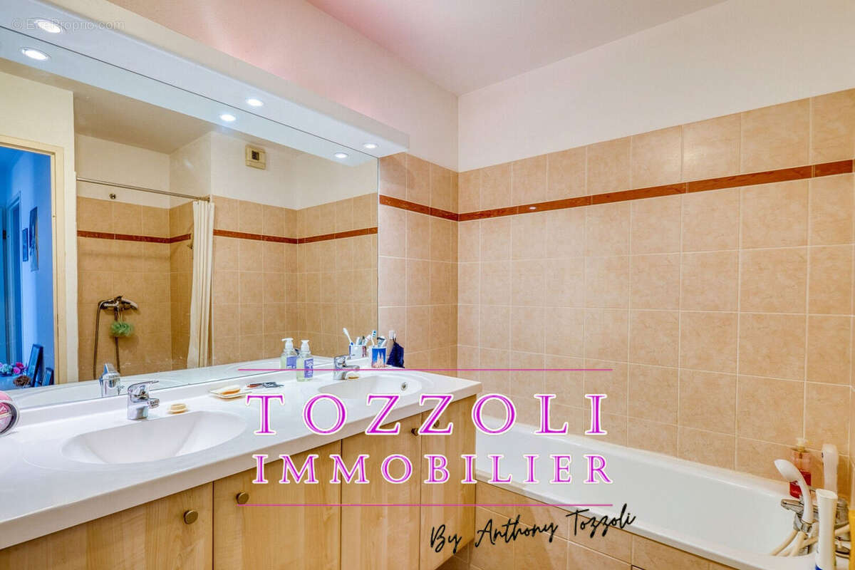 Appartement à L&#039;ISLE-D&#039;ABEAU