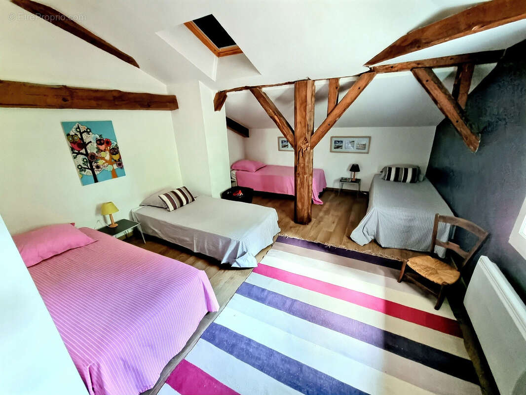 Maison à SAINT-JULIEN-EN-BORN