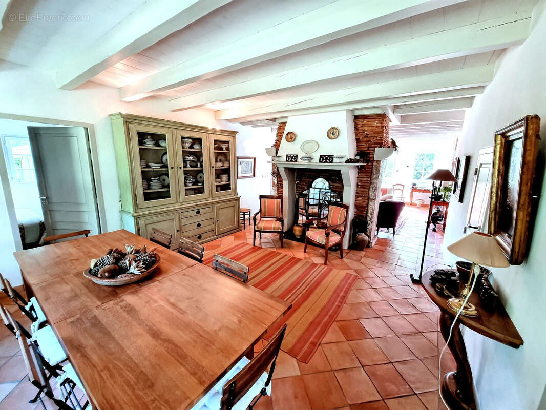 Maison à SAINT-JULIEN-EN-BORN