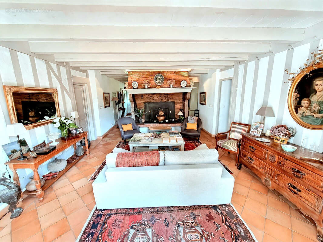 Maison à SAINT-JULIEN-EN-BORN