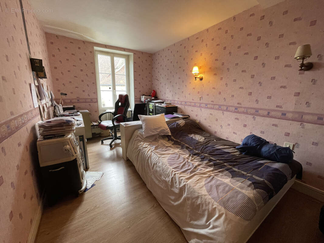 Commerce à FRESSELINES