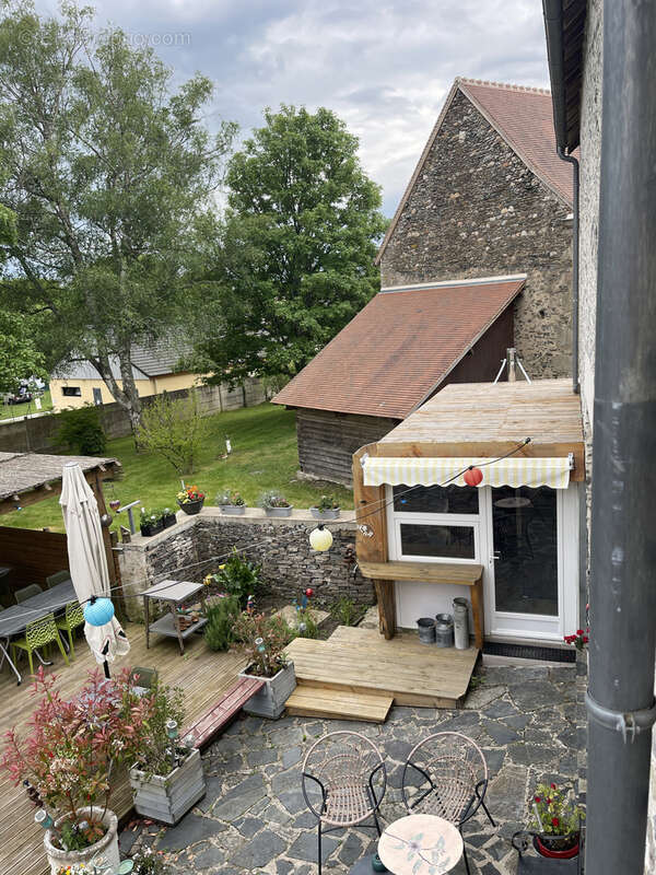 Commerce à FRESSELINES