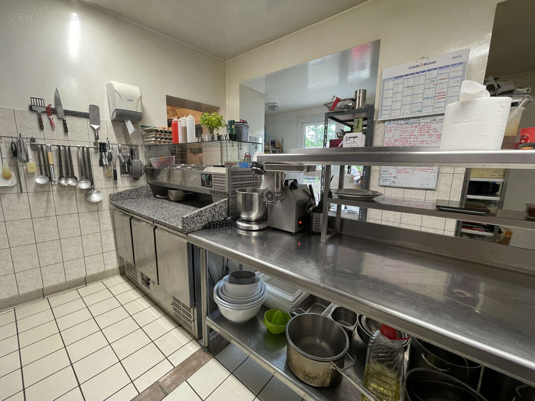 Commerce à FRESSELINES