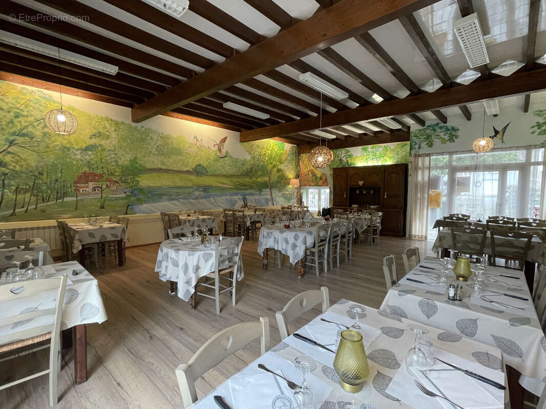 Commerce à FRESSELINES