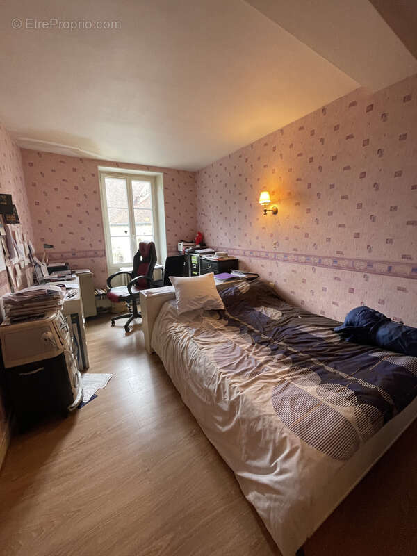 Commerce à FRESSELINES