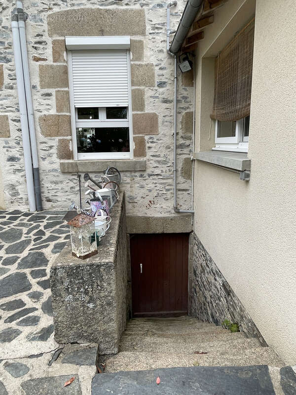 Commerce à FRESSELINES