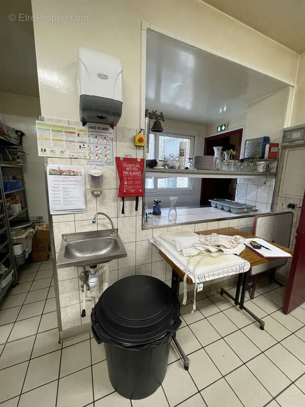 Commerce à FRESSELINES