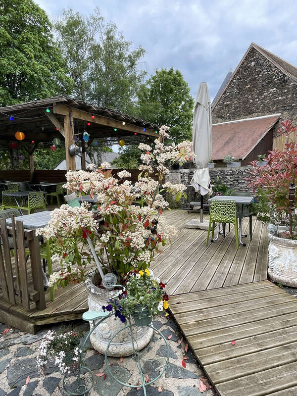 Commerce à FRESSELINES