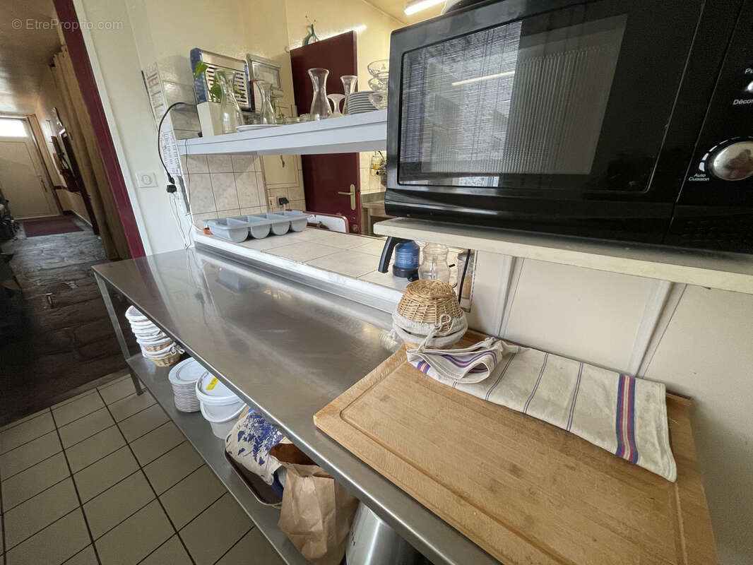 Commerce à FRESSELINES