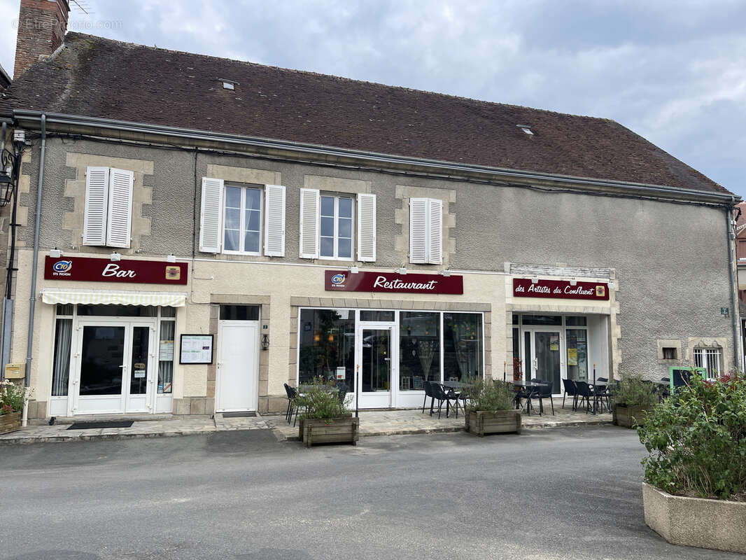 Commerce à FRESSELINES