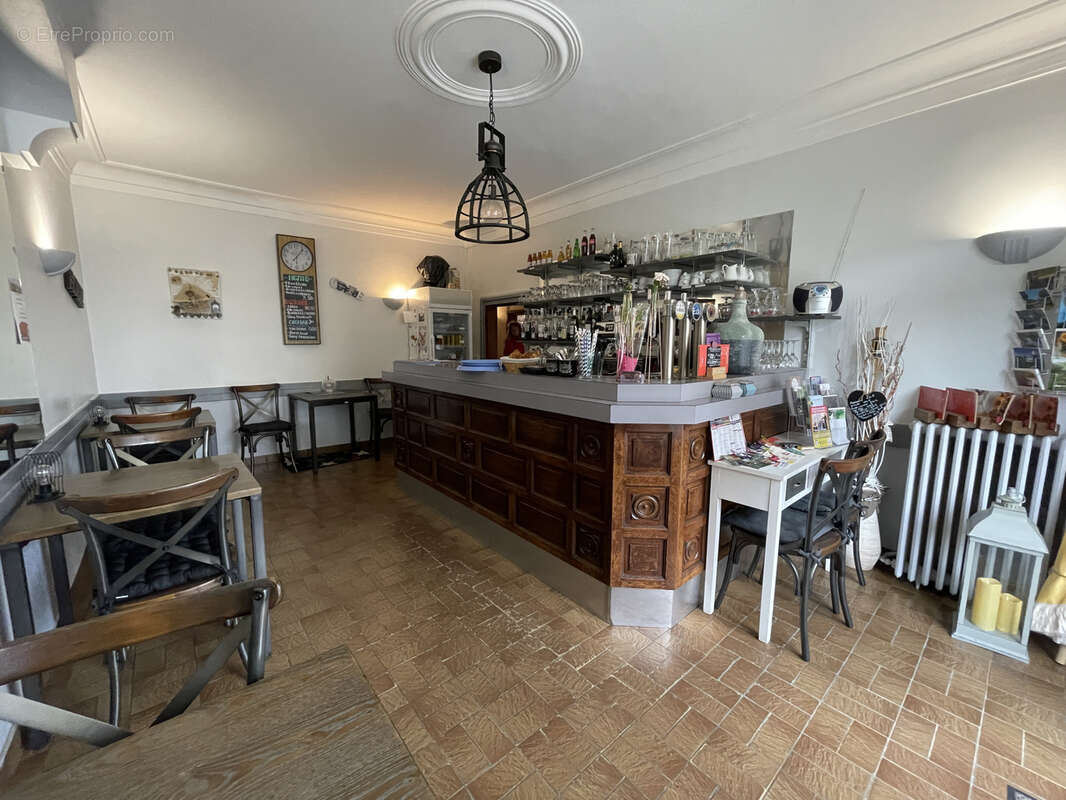 Commerce à FRESSELINES