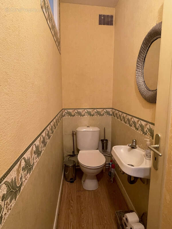 Commerce à FRESSELINES